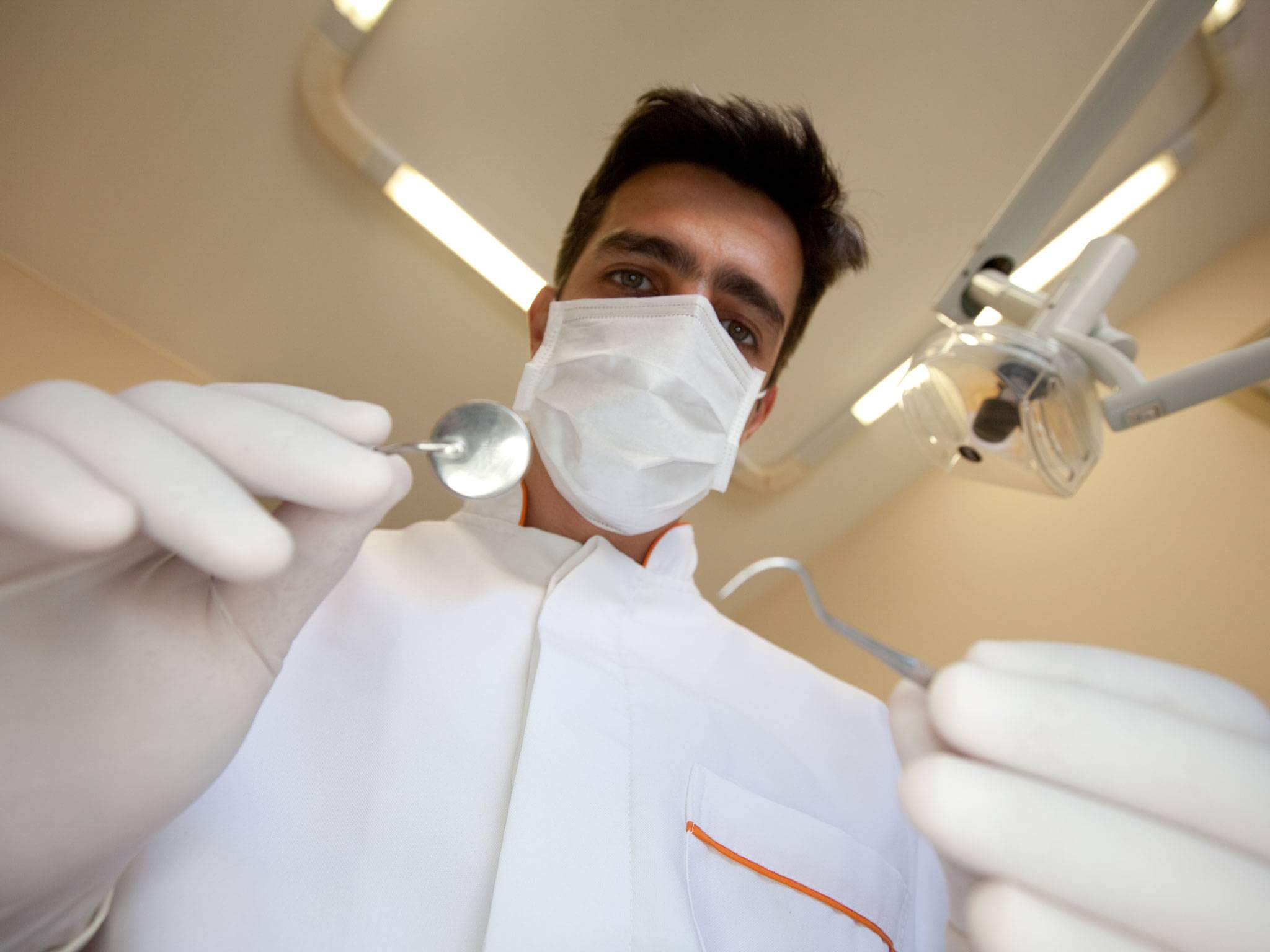 کلینیک دندانپزشکی دانا همه چیز در مورد عصب کشی بدون درد و درمان ریشه